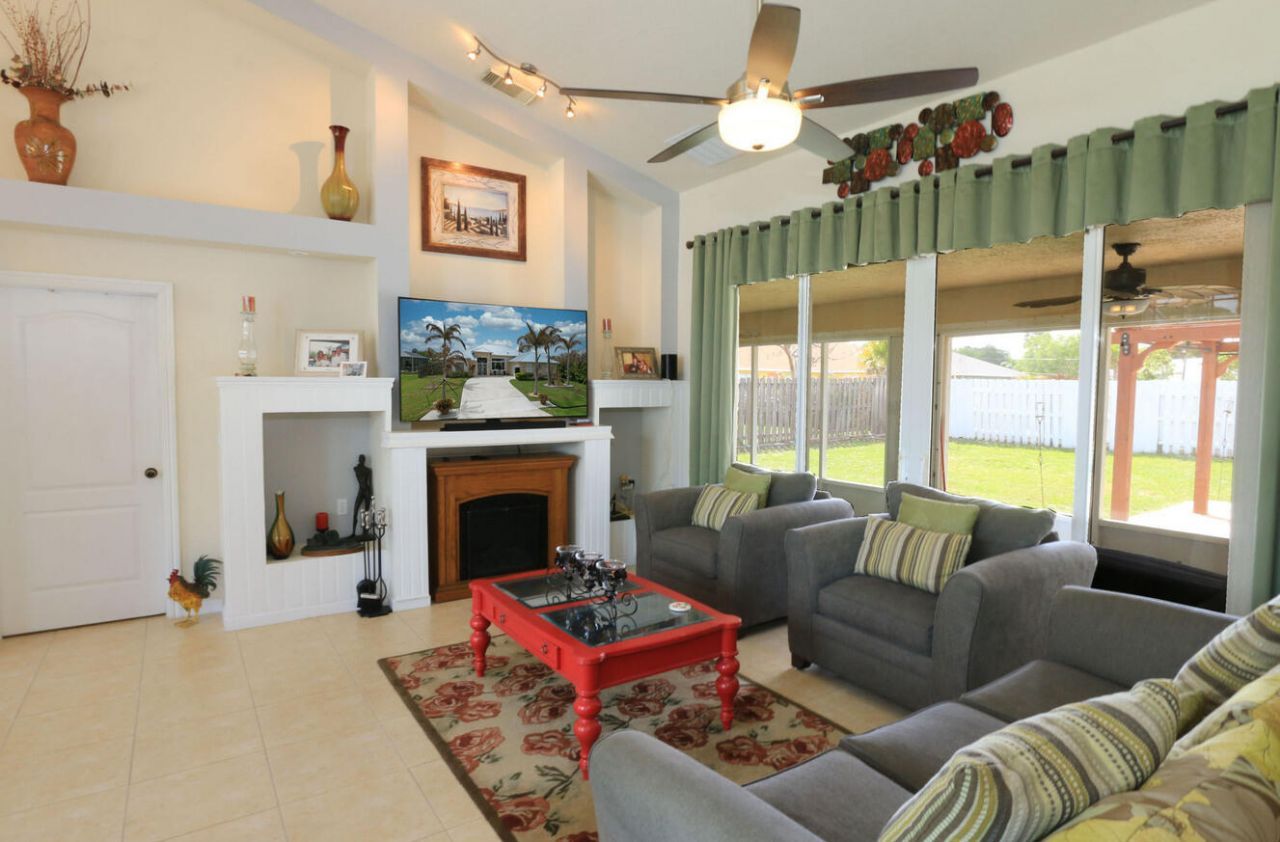 5822 NW Bates Avenue, Port Saint Lucie, FL 34986 Photo
