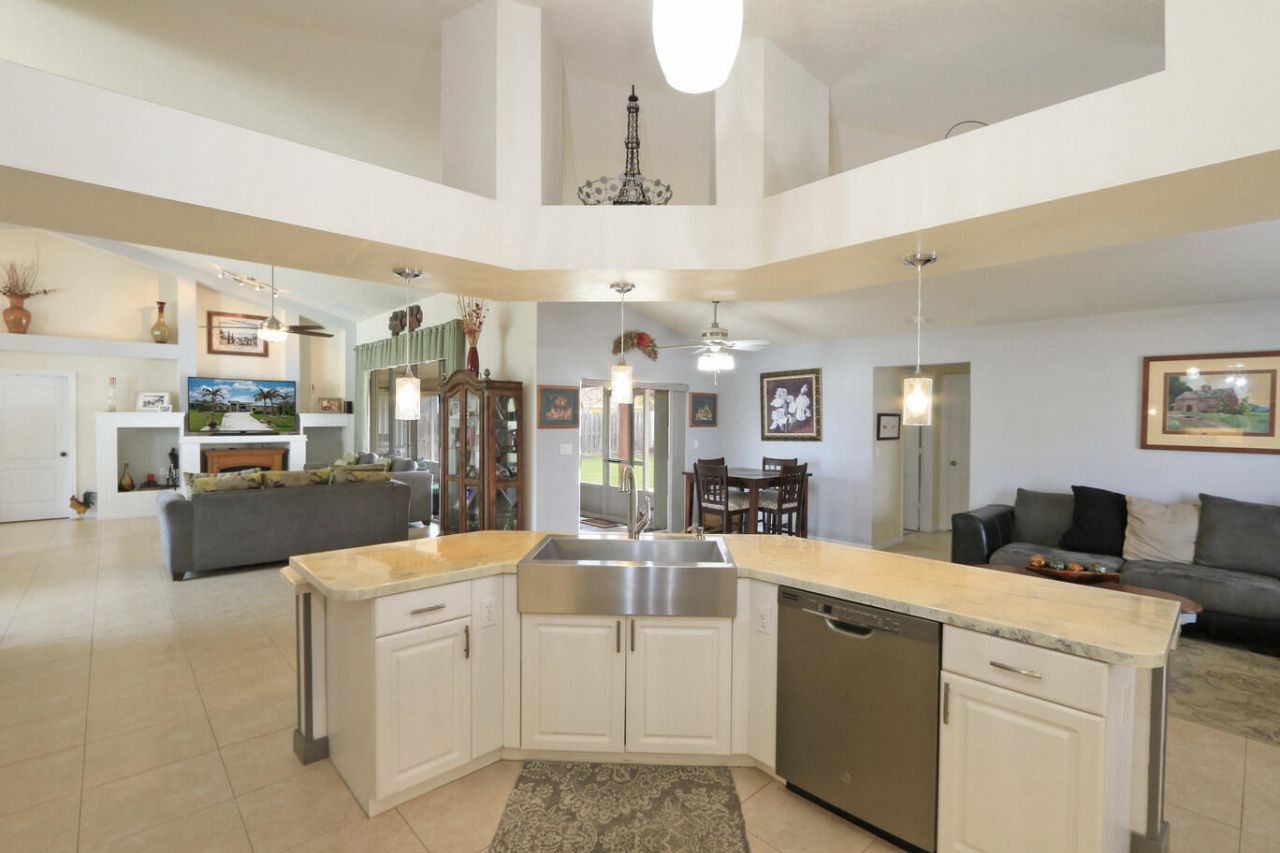5822 NW Bates Avenue, Port Saint Lucie, FL 34986 Photo