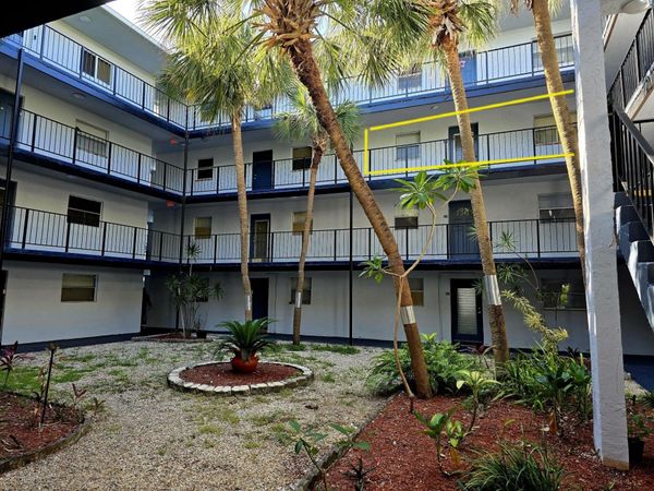 2860 SOMERSET Drive, Unit 317K, Lauderdale Lakes, FL 33311