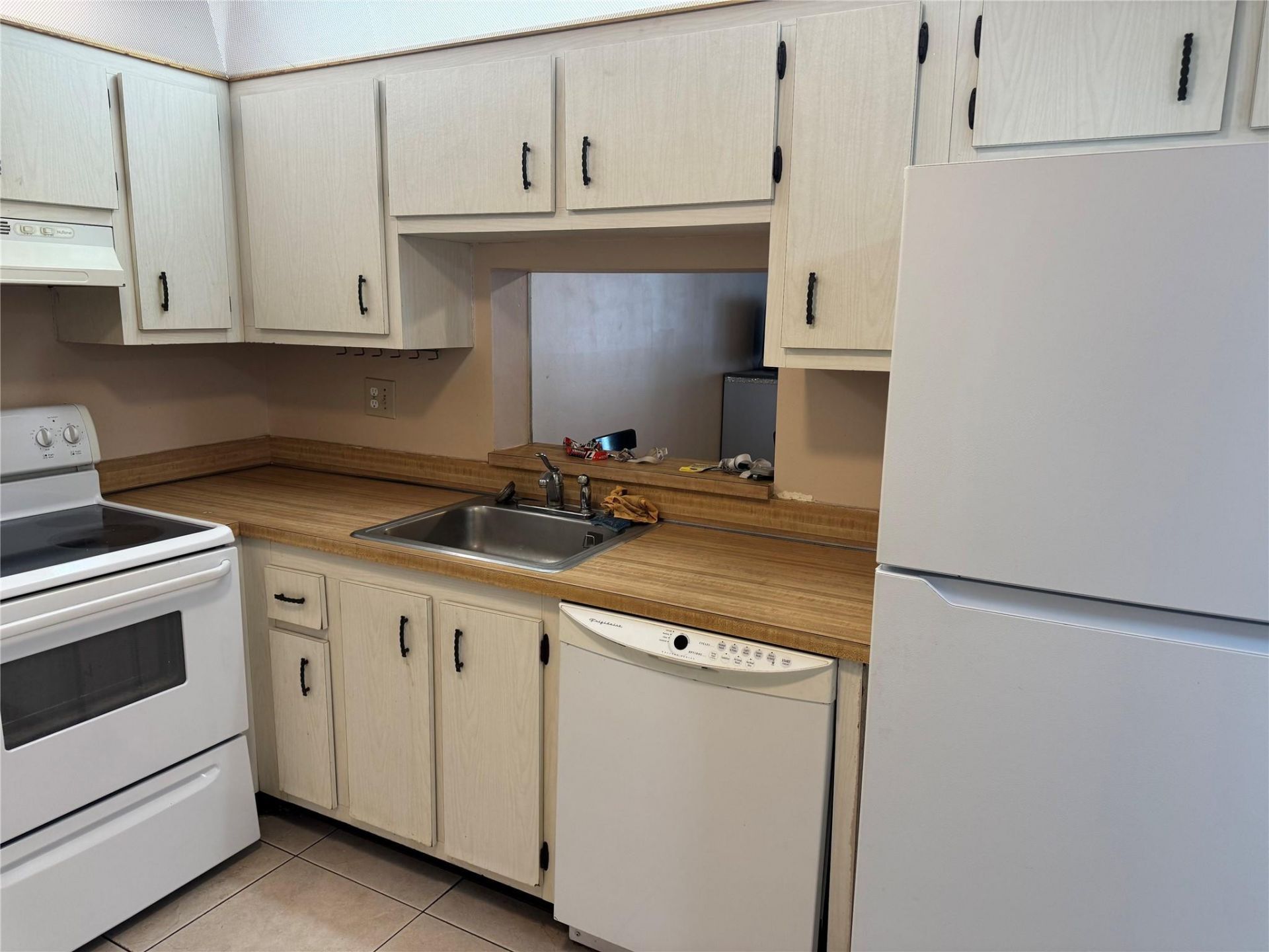 2860 Somerset Drive, Unit 317K, Lauderdale Lakes, FL 33311 Photo