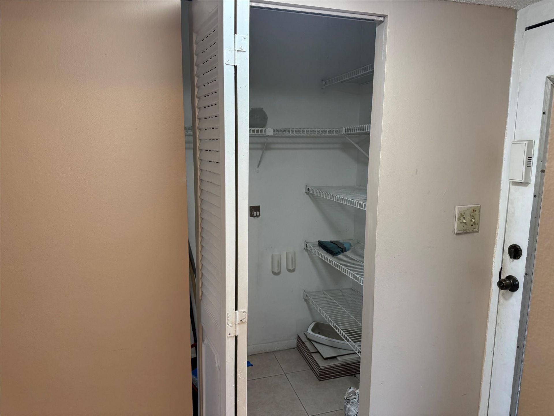 2860 Somerset Drive, Unit 317K, Lauderdale Lakes, FL 33311 Photo