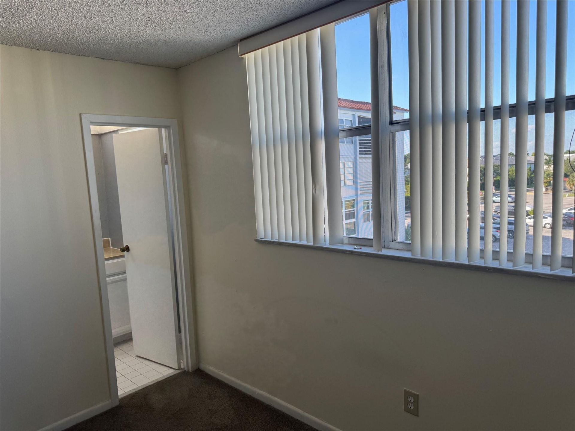 2860 Somerset Drive, Unit 317K, Lauderdale Lakes, FL 33311 Photo
