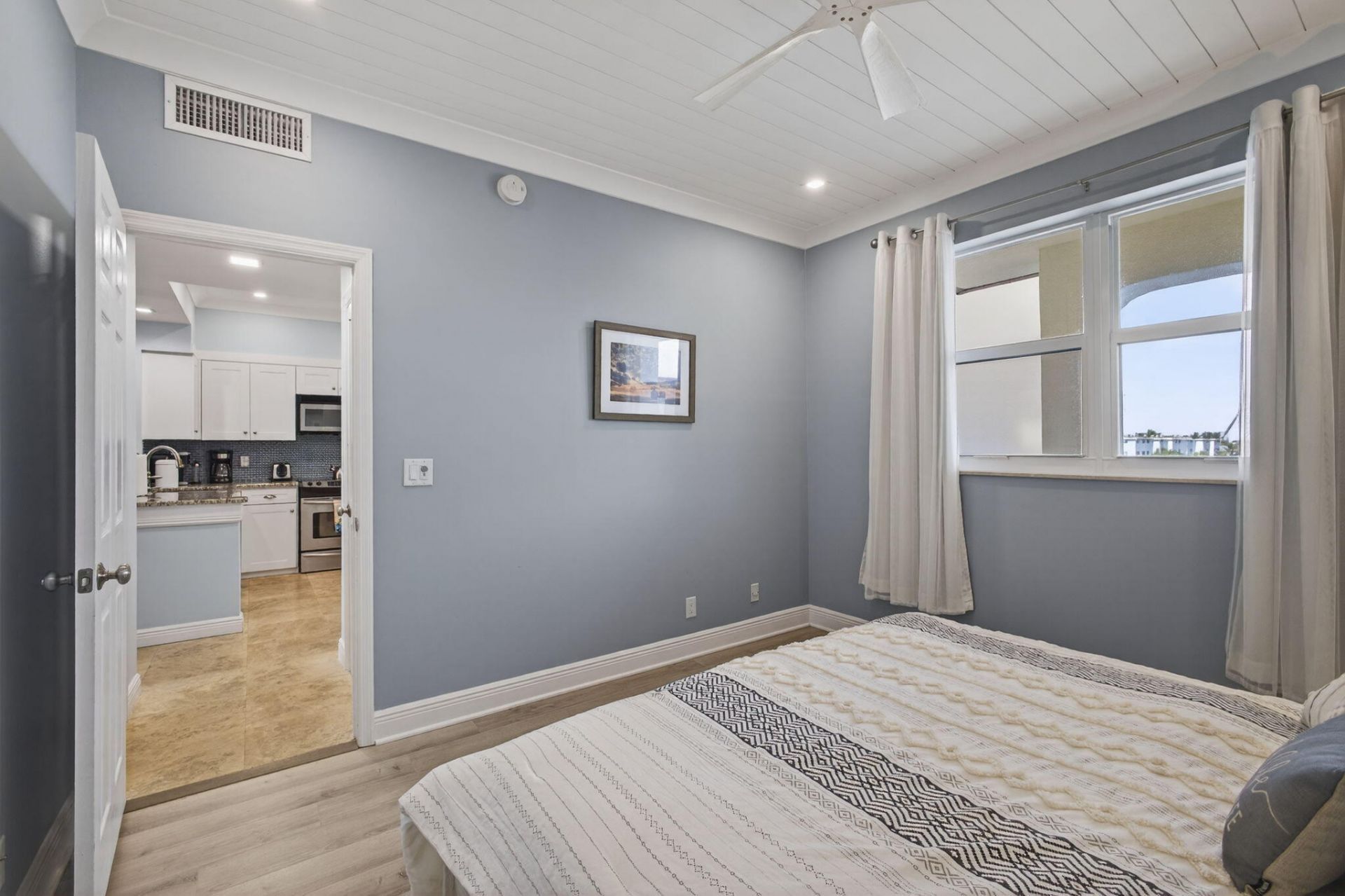 105 Paradise Harbour Boulevard, Unit 501, North Palm Beach, FL 33408 Photo