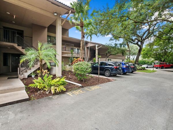 9503 NW 2ND Place, Unit 3-B, Coral Springs, FL 33071