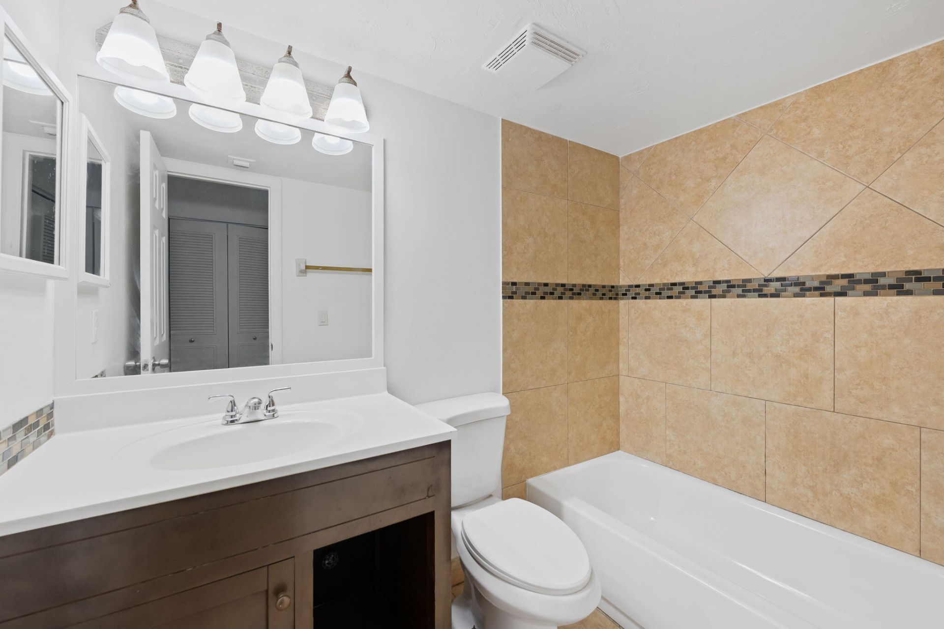 9503 NW 2nd Place, Unit 3-B, Coral Springs, FL 33071 Photo