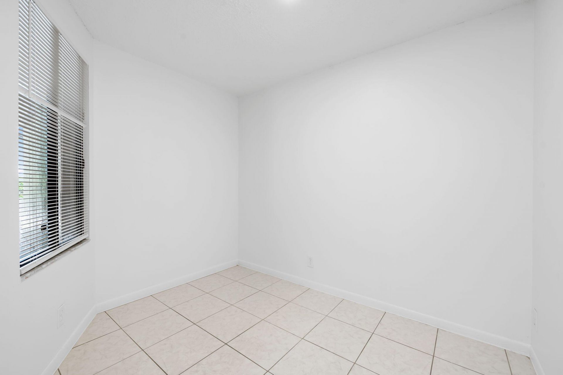 9503 NW 2nd Place, Unit 3-B, Coral Springs, FL 33071 Photo