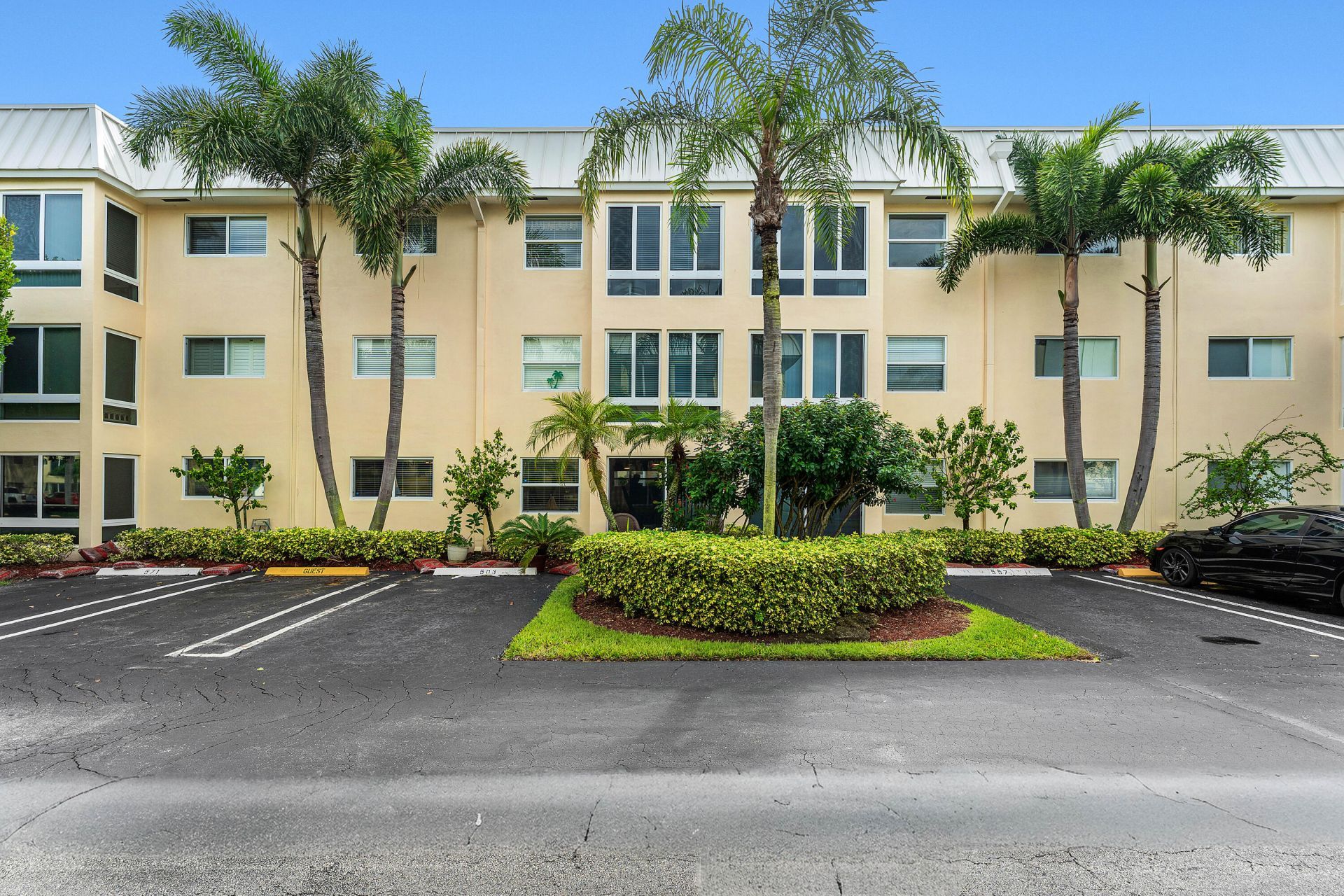 16 Colonial Club Drive, Unit 103, Boynton Beach, FL 33435 Photo