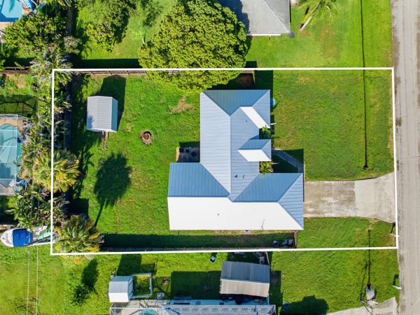 385 SW Nativity Terrace, Port St. Lucie, FL 34953
