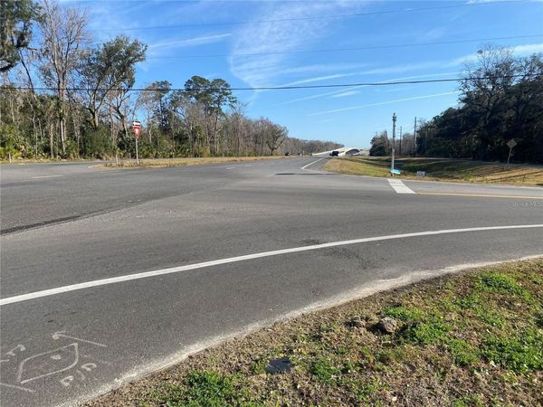 956 US-17 , SATSUMA, FL 32189