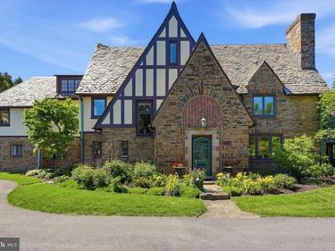 1444 COUNTY LINE ROAD, BRYN MAWR, PA 19010