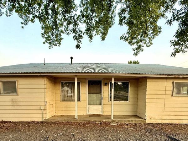 410 W Glover St, Harrington, WA 99134