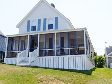 8 Avenue B, Plymouth, MA 02360