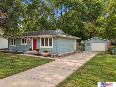 2009 Manor Court, Lincoln, NE 68506