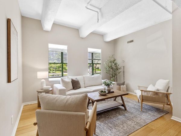 270 E Highland AVENUE, Unit 113, Milwaukee, WI 53202