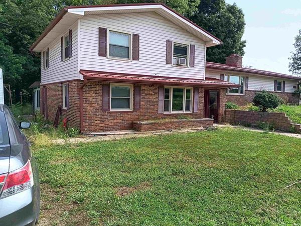 8141 Wheeling Pike, Jonesboro, IN 46938