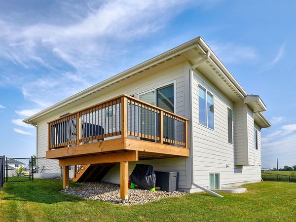 820 SE Mesa Drive , Waukee, IA 50263