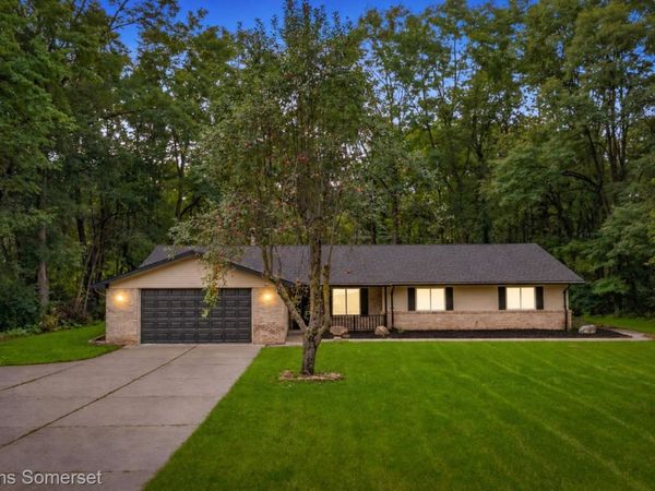 993 Groveland Pines Drive, Ortonville Village, Mi 48462