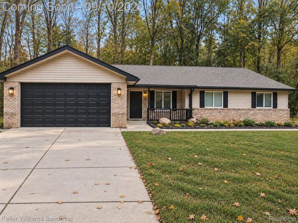 993 Groveland Pines Drive, Ortonville Village, Mi 48462