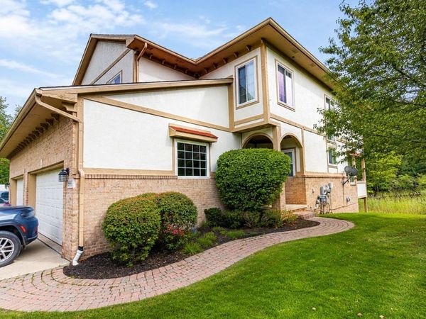 5995 Bella Vista Drive, West Bloomfield Township, Mi 48322