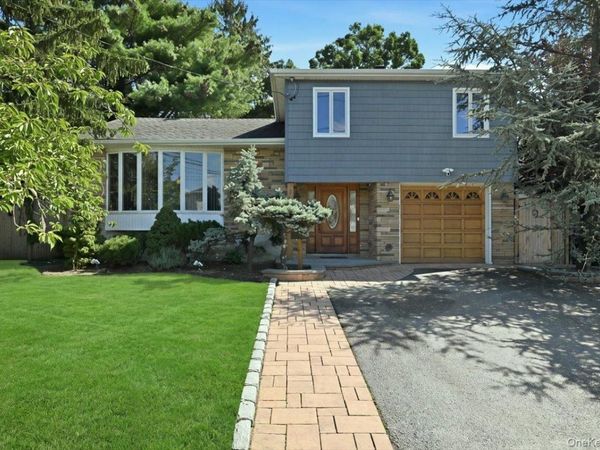 2484 Kayron Lane, North Bellmore, NY 11710