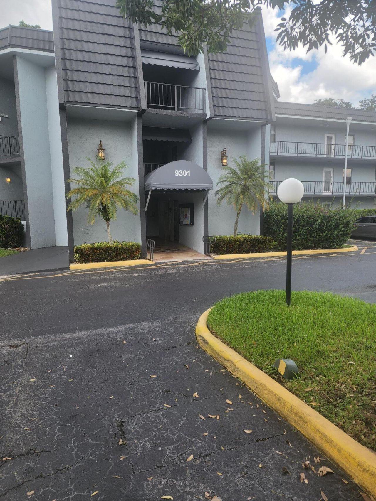 9301 Lime Bay Boulevard, Unit 306, Tamarac, FL 33321 Photo