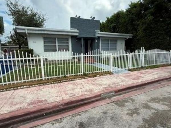 1995 Marseille Dr , Unit 8, Miami Beach, FL 33141