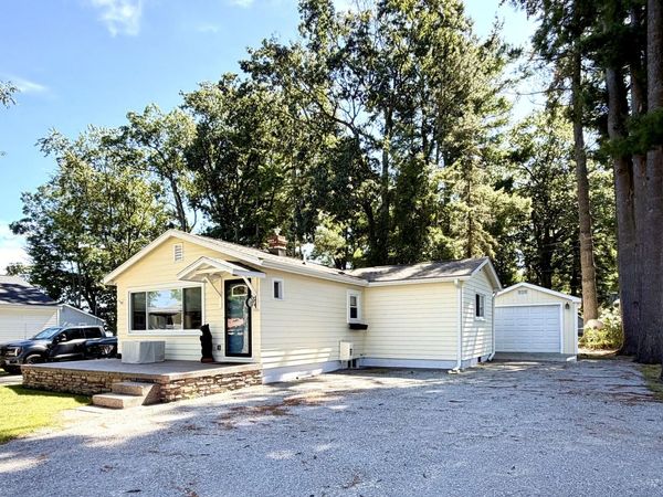 105 Kenmore Avenue, Roscommon, MI 48653