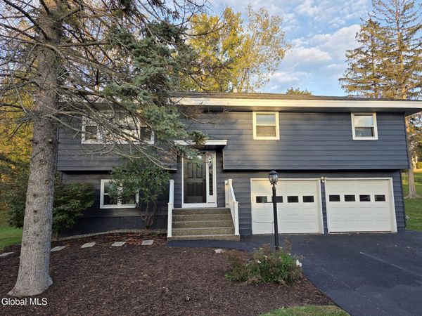 3 Mohawk View Road, Latham, NY 12110