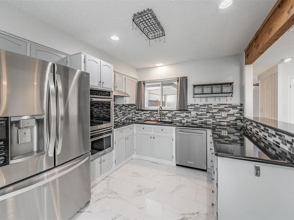 5520 Willow Circle, Fort Worth, TX 76112