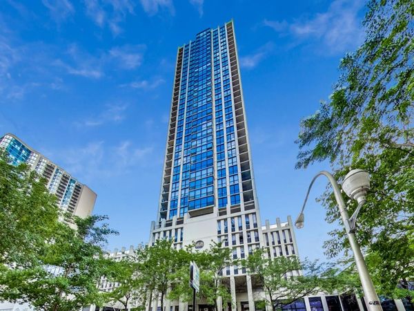 1122 N Clark Street , Unit 2404, Chicago, IL 60610