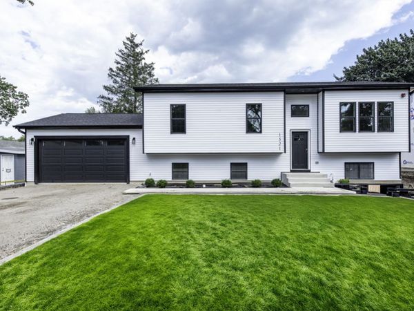 1521 Kenmore Avenue , Round Lake Beach, IL 60073
