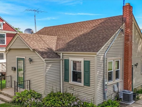 1310 Park Street , McHenry, IL 60050