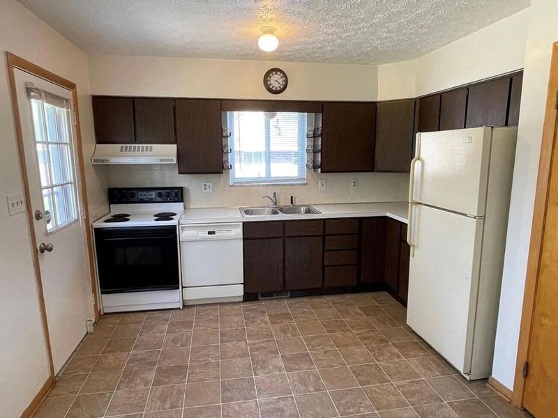 1605-1607 Shatto Avenue, Akron, OH 44313 Photo 3