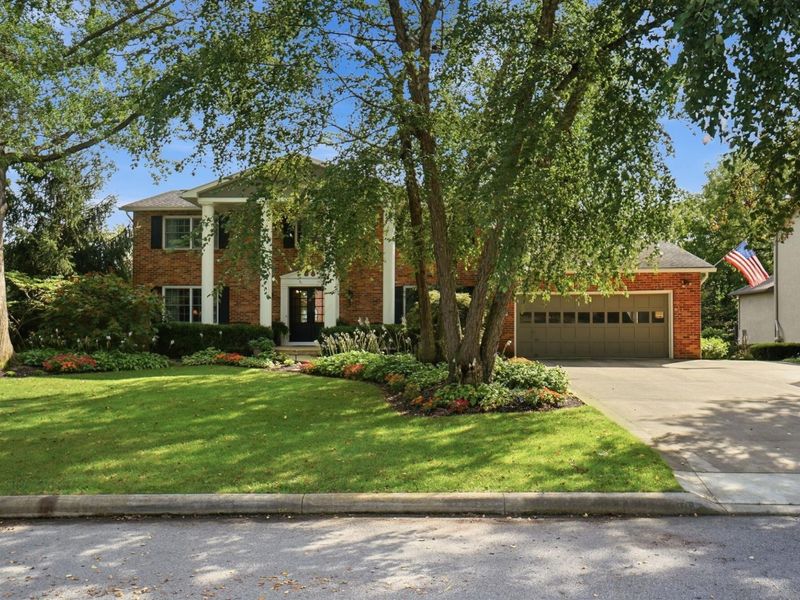 1327 Oakview Drive, Columbus, OH 43235 Photo 3