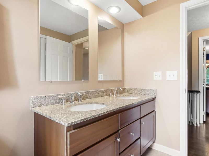 1327 Oakview Drive, Columbus, OH 43235 Photo 65