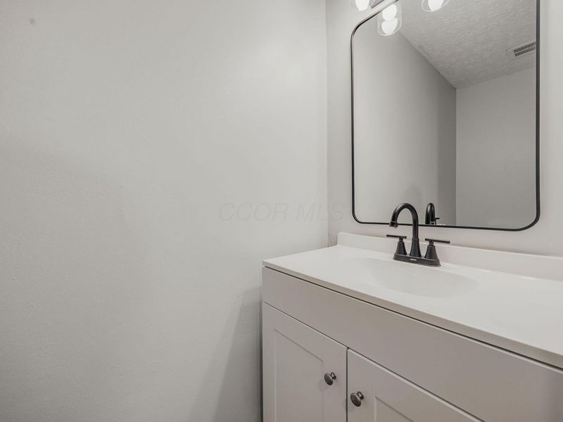 1226 Woodbrook Circle, Unit A, Columbus, OH 43223 Photo 19