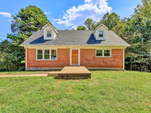 372 Trott CIR, Martinsville, VA 24112