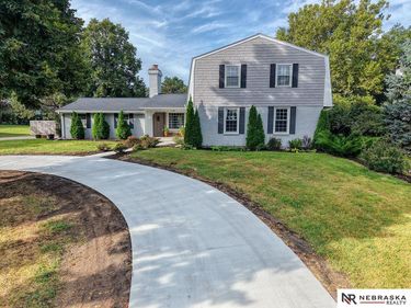 6611 Westshore Drive, Lincoln, NE 68516