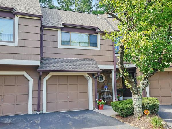 195 Treetop Circle , Nanuet, NY 10954