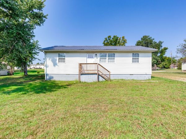 110 Totty Dr , Hohenwald, TN 38462
