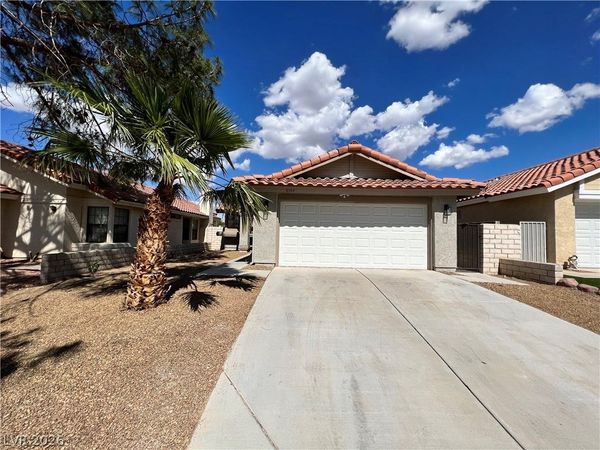 8304 Palmada Drive , Las Vegas, NV 89123