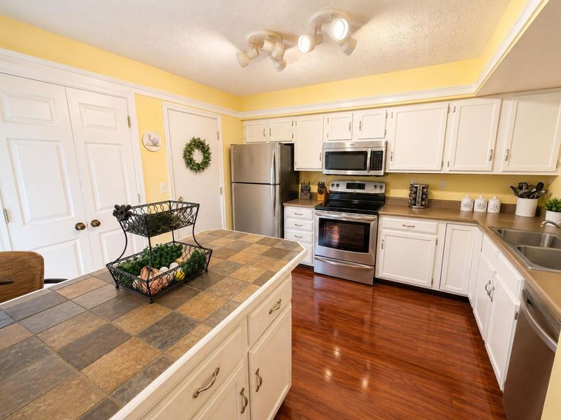 1590 Greens Edge Drive, Florence, KY 41042 Photo 2