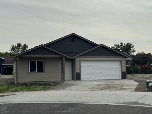 425 N Garvin Ct, Greenacres, WA 99016
