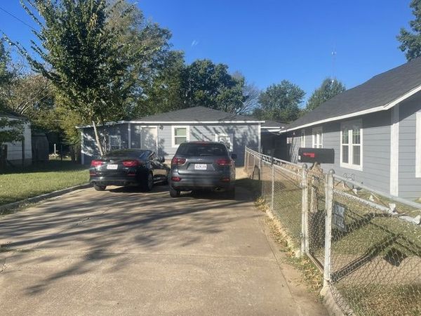 1004 N Delaware Avenue , Tulsa, OK 74110