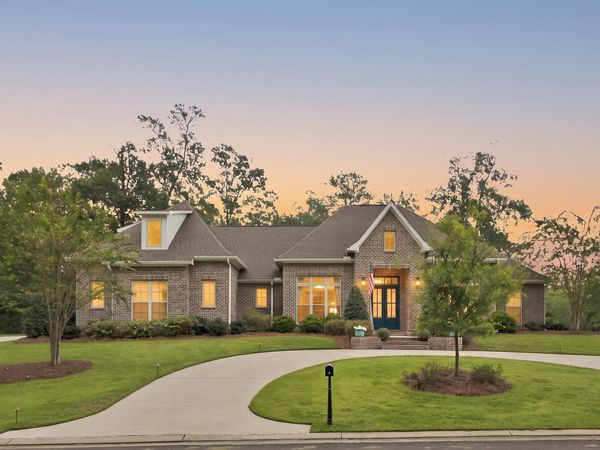 8 Brookhollow Blvd., Hattiesburg, MS 39402