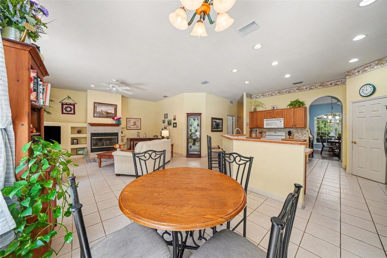 16731 SE 181st Terrace, Weirsdale, FL 32195 Photo