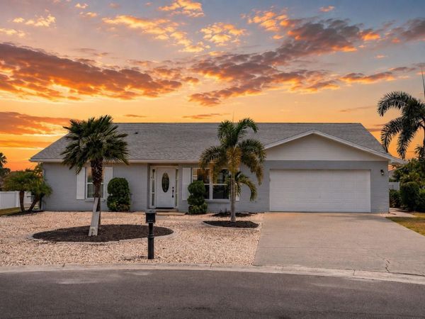 805 LEISEY CIRCLE , RUSKIN, FL 33570