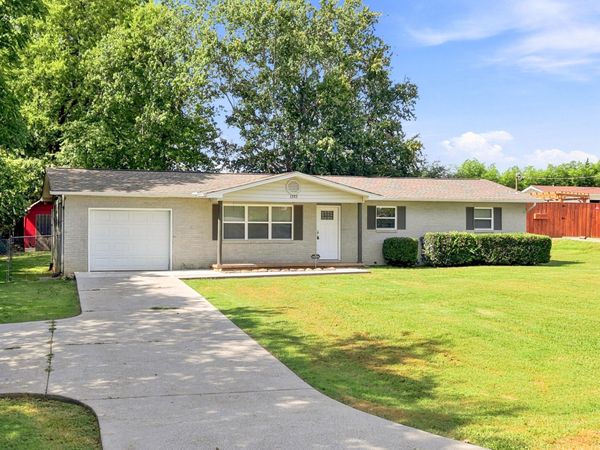 1353 Trentham Circle, Seymour, TN 37865