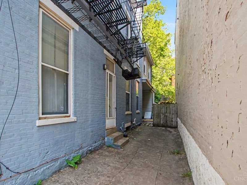256 Warner Street, Cincinnati, OH 45219 Photo 3