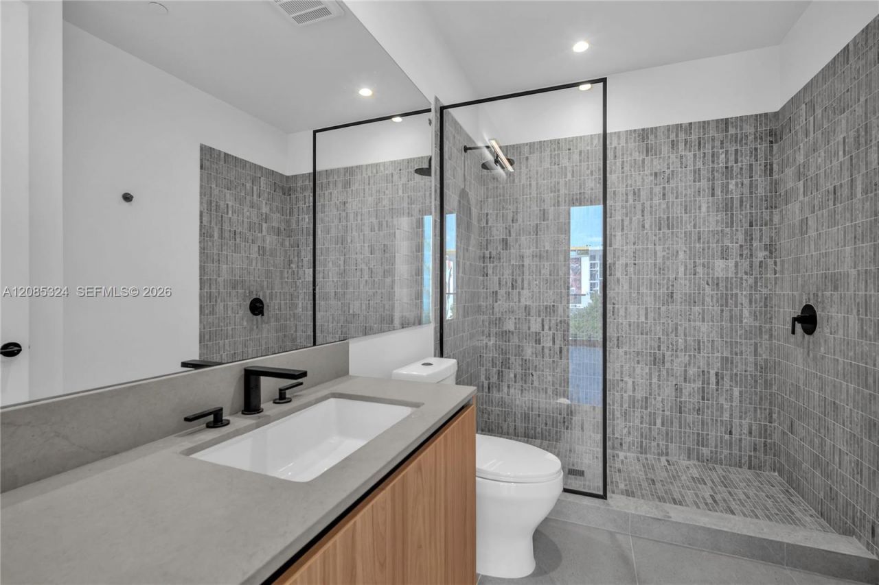 91 NW 27th St, Unit 201, Miami, FL 33127 Photo